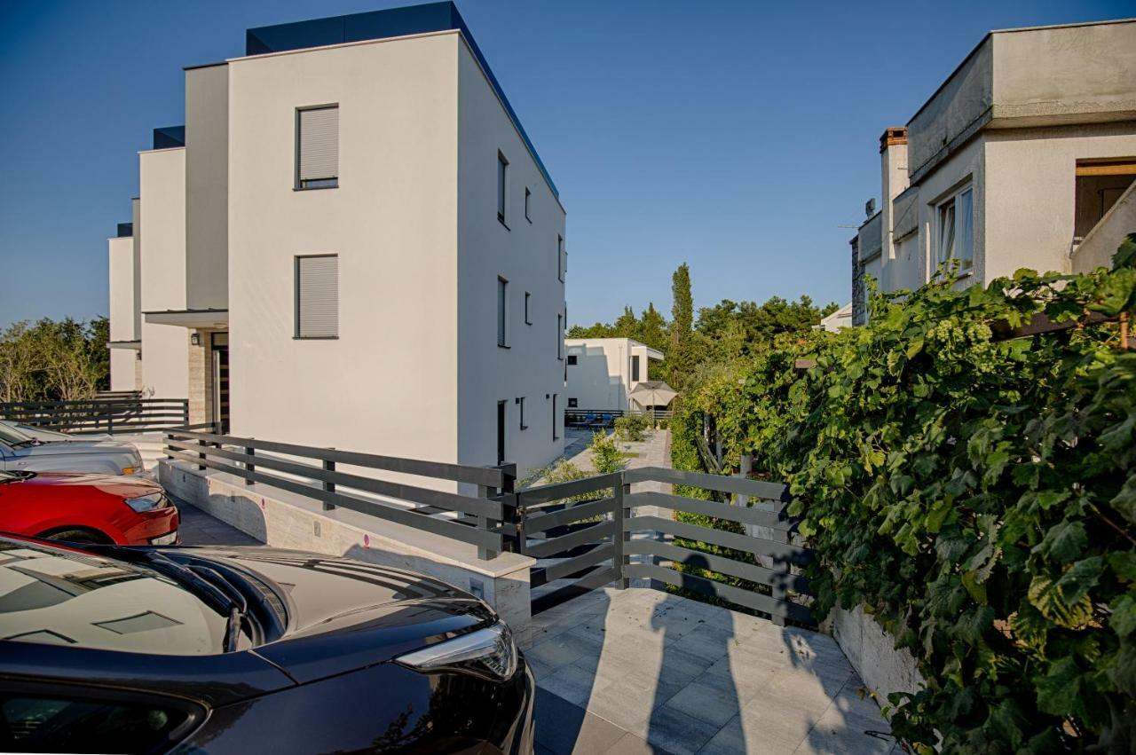 Deluxe New Apartments - Few Steps From The Beach - Luxury Holiday With Style - By Traveler Tourist Agency Krk Veglia Exterior foto