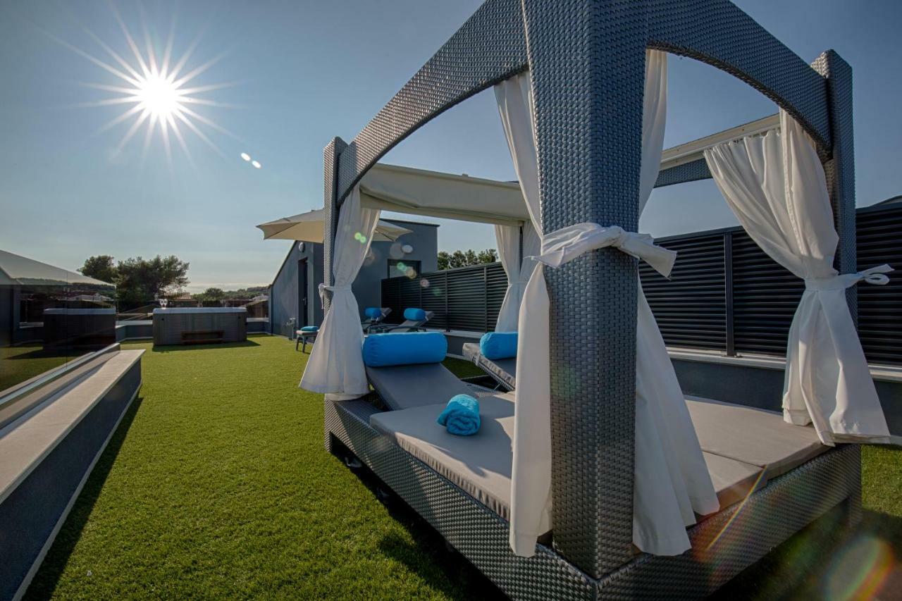 Deluxe New Apartments - Few Steps From The Beach - Luxury Holiday With Style - By Traveler Tourist Agency Krk Veglia Exterior foto