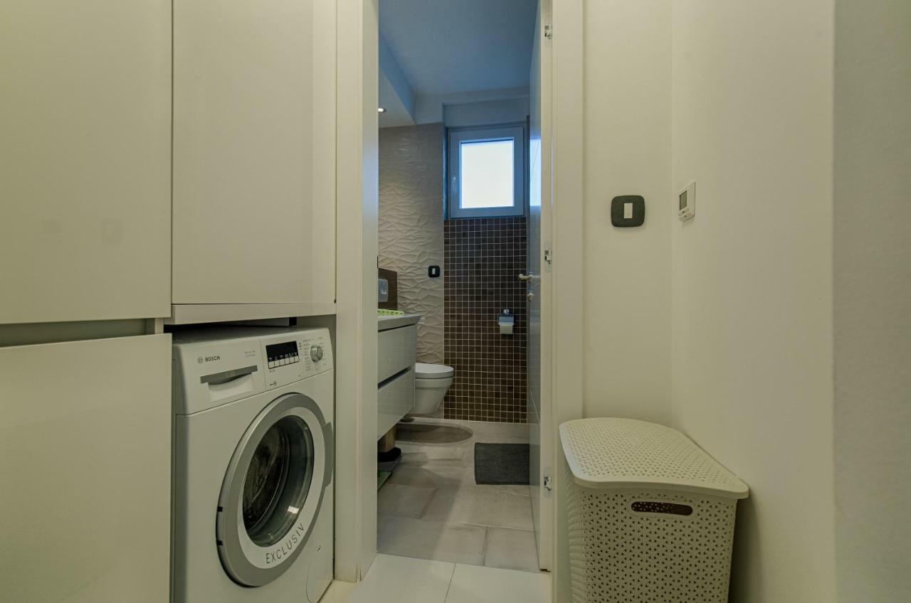 Deluxe New Apartments - Few Steps From The Beach - Luxury Holiday With Style - By Traveler Tourist Agency Krk Veglia Exterior foto