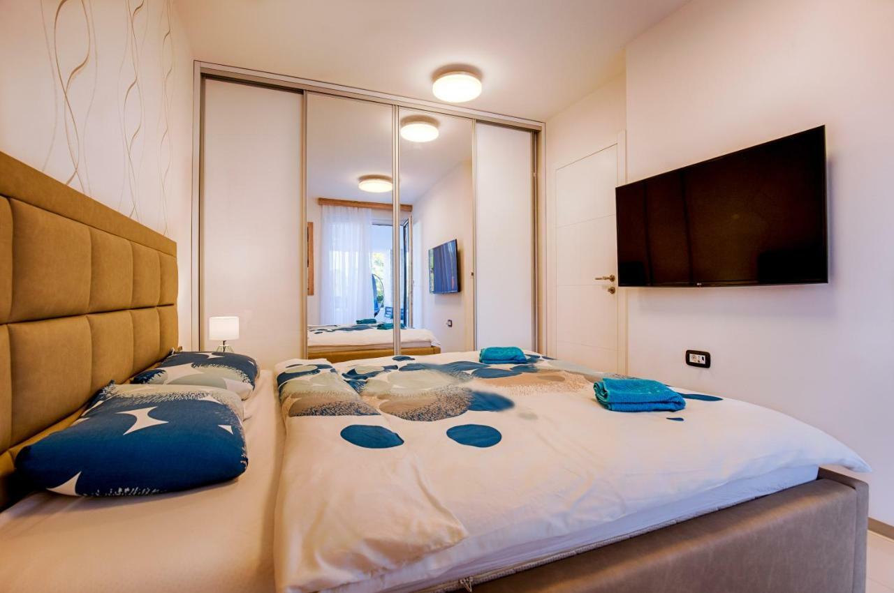 Deluxe New Apartments - Few Steps From The Beach - Luxury Holiday With Style - By Traveler Tourist Agency Krk Veglia Exterior foto